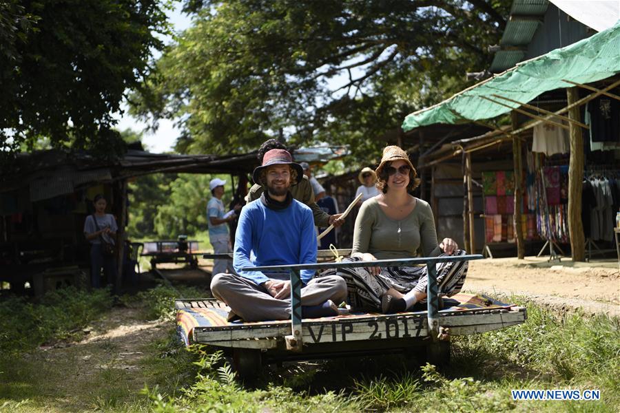 CAMBODIA-BATTAMBANG-TOURISM-BAMBOO TRAIN